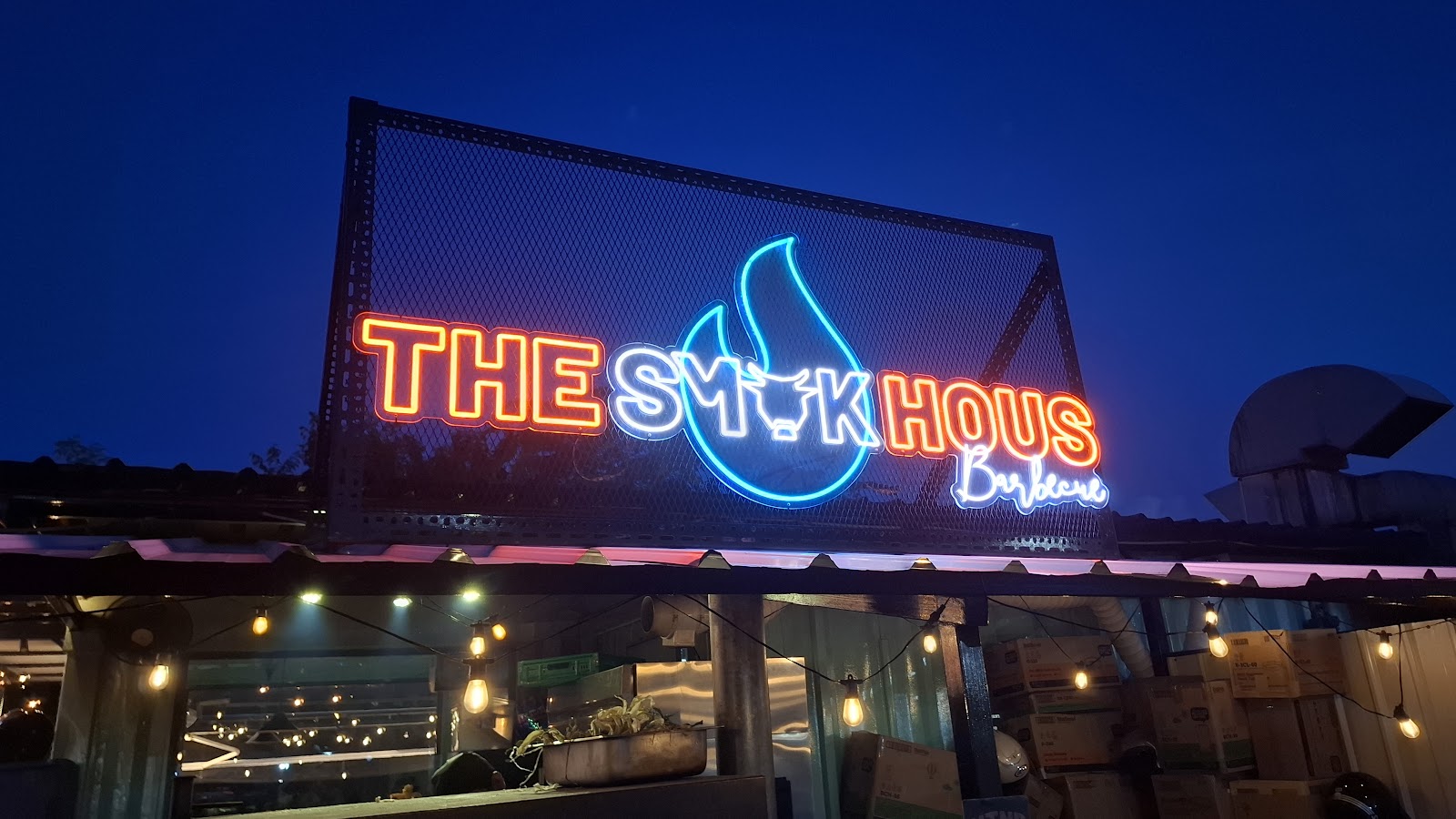 The Smok Hous Barbecue | Halal Texas Barbecue | Smokehouse | Smoked Brisket & Burnt Ends | Family Friendly